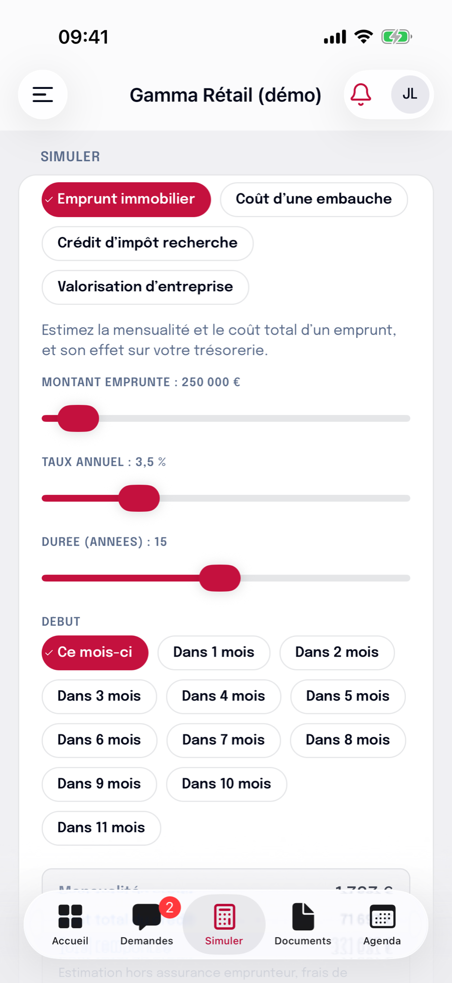 Simulateur d'emprunt dans l'application mobile MyCECCA : montant, taux, durée et date de début.